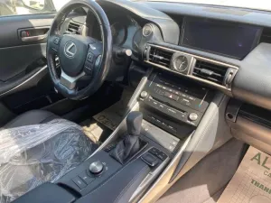 2017 Lexus IS