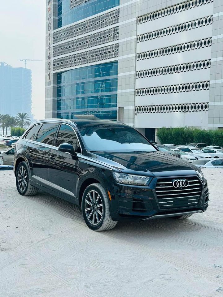 2017 Audi Q7 in dubai