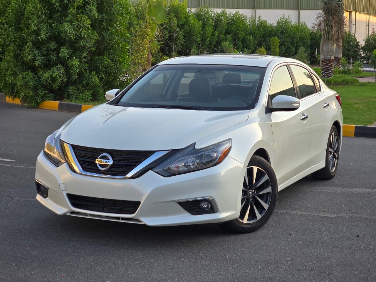 2017 Nissan Altima in dubai