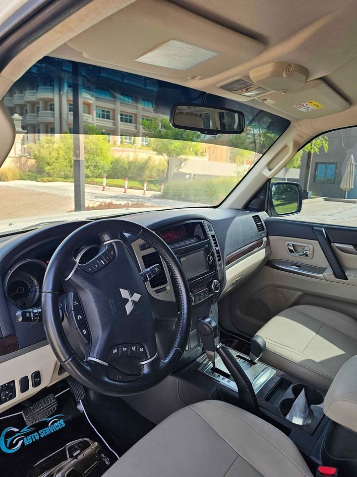 2017 Mitsubishi Pajero