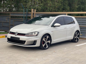 2016 Volkswagen Golf in dubai