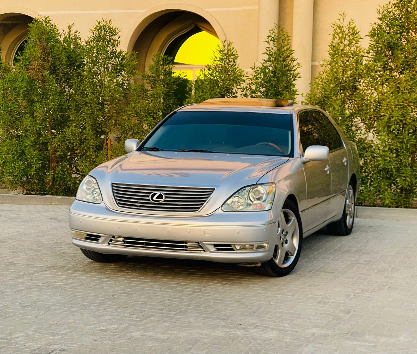 2004 Lexus LS