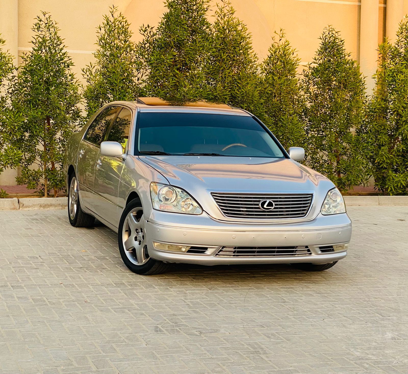 2004 Lexus LS