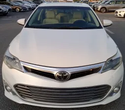 2014 Toyota Avalon in dubai