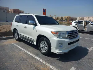 2011 Toyota Land Cruiser in dubai