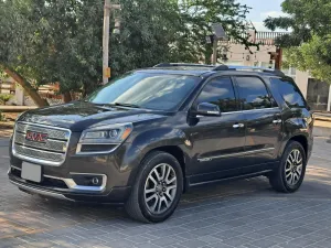 2014 GMC Acadia in dubai