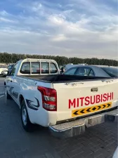 2015 Mitsubishi L200