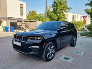 2023 Jeep Grand Cherokee in dubai