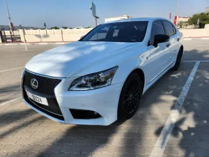 2015 Lexus LS in dubai