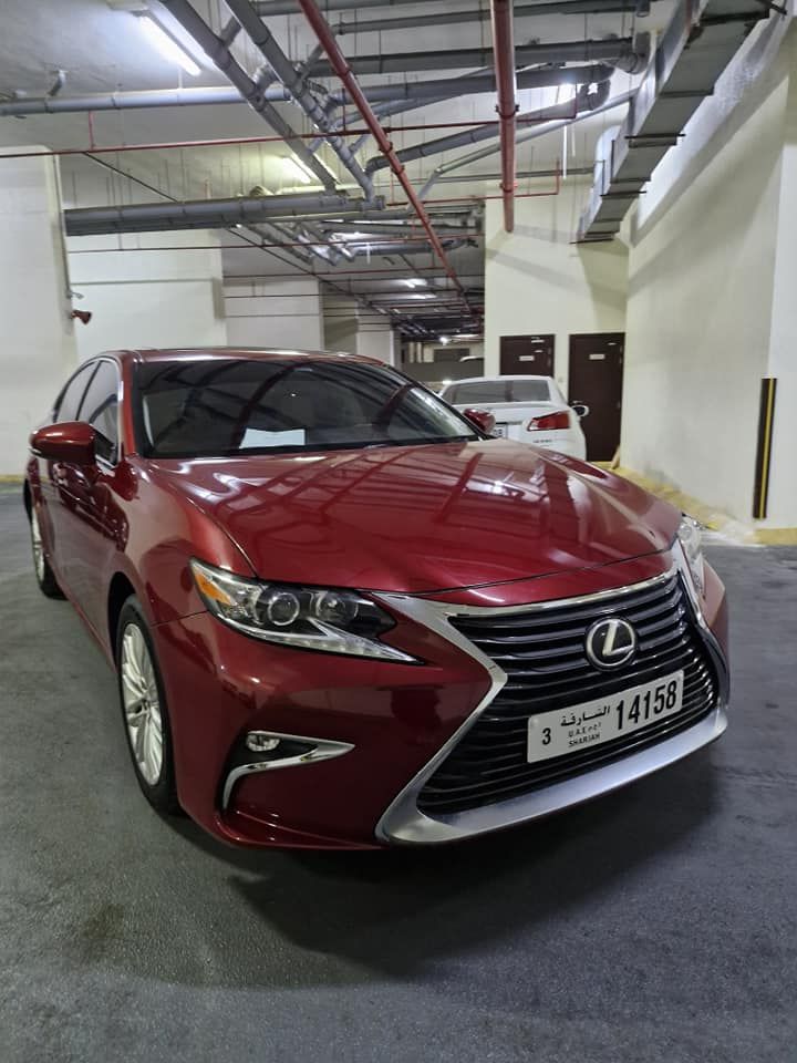 2016 Lexus ES in dubai