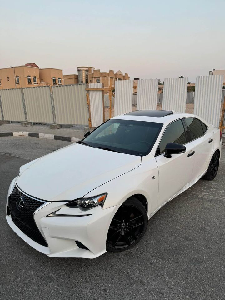 2015 Lexus IS in dubai