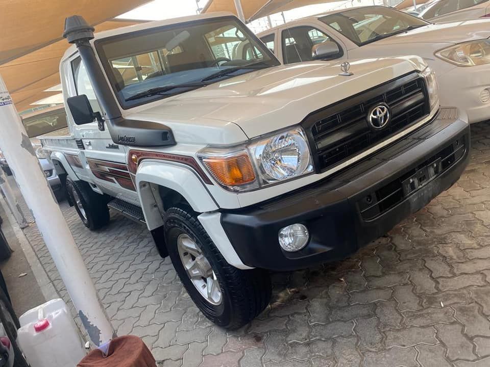 2016 Toyota Land Cruiser Pickup