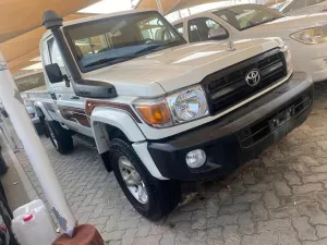 2016 Toyota Land Cruiser Pickup