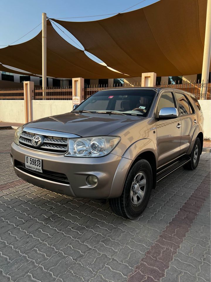 2009 Toyota Fortuner in dubai