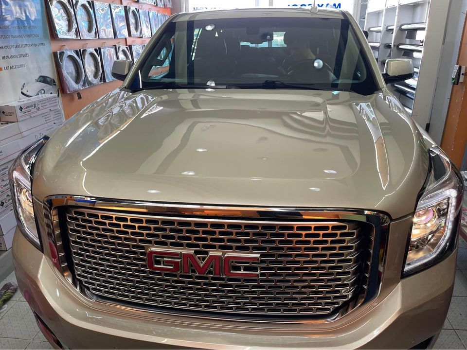 2016 GMC Yukon in dubai