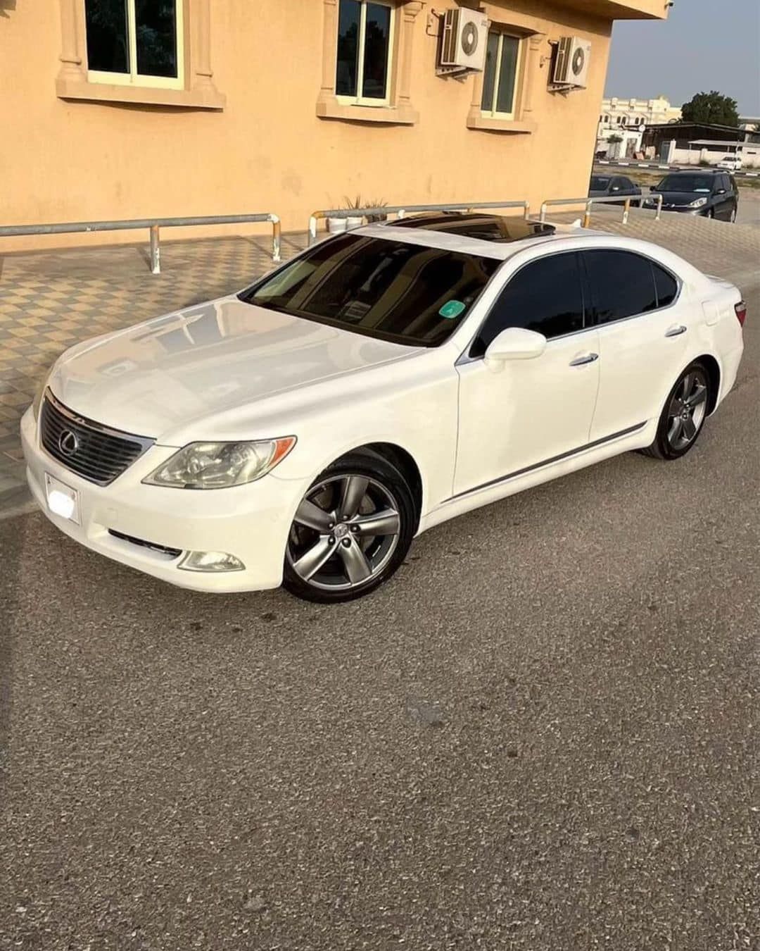 2007 Lexus LS 460 in dubai