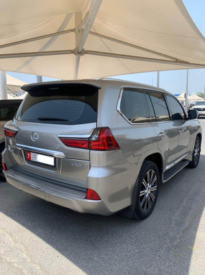 2019 Lexus LX 570