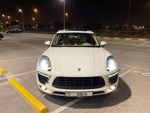 2015 Porsche Macan in dubai