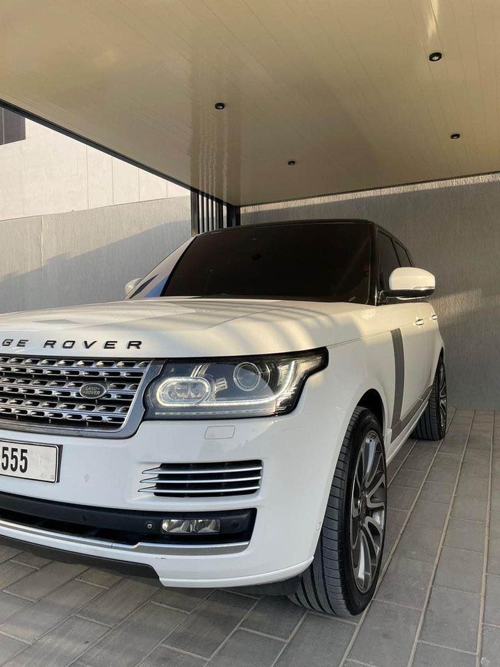 2014 Land Rover Range Rover in dubai