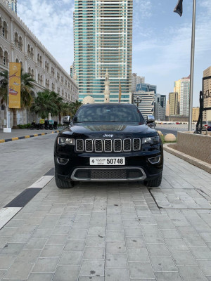 2017 Jeep Grand Cherokee in dubai