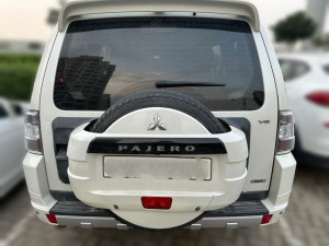 2013 Mitsubishi Pajero