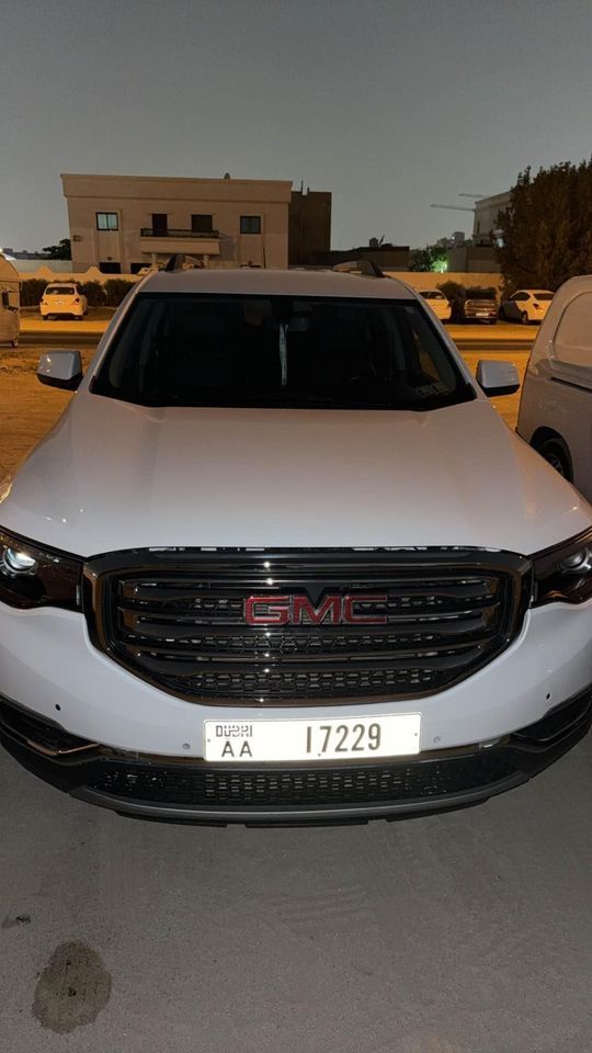 2019 GMC Acadia in dubai