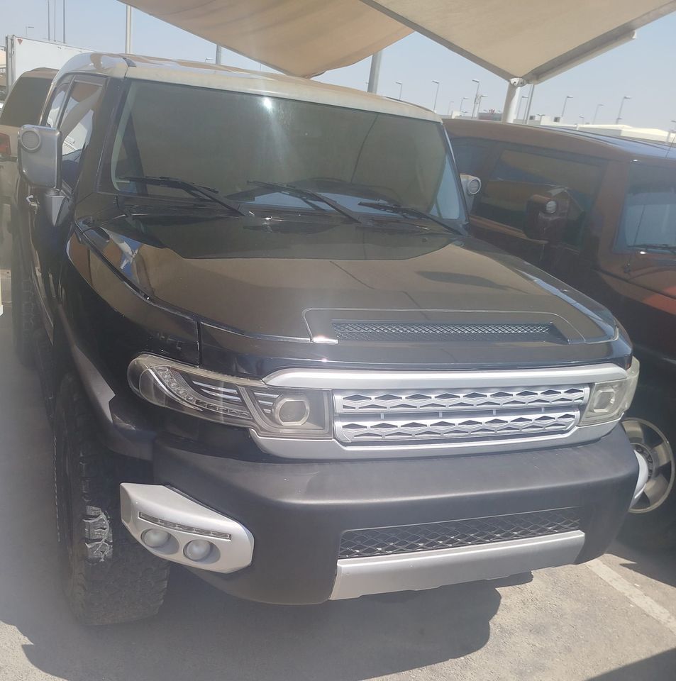 2012 Toyota FJ Cruiser in dubai