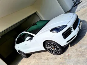 2023 Porsche Cayenne in dubai