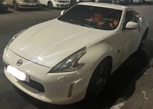 2015 نيسان ٣٧٠Z in dubai