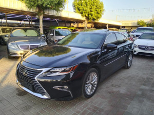 2014 Lexus ES in dubai