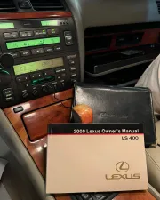 2000 Lexus LS 400