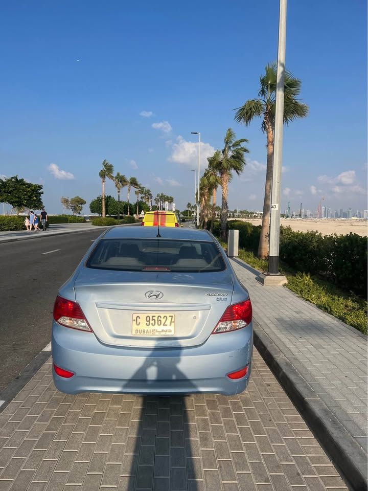 2013 Hyundai Accent Blue