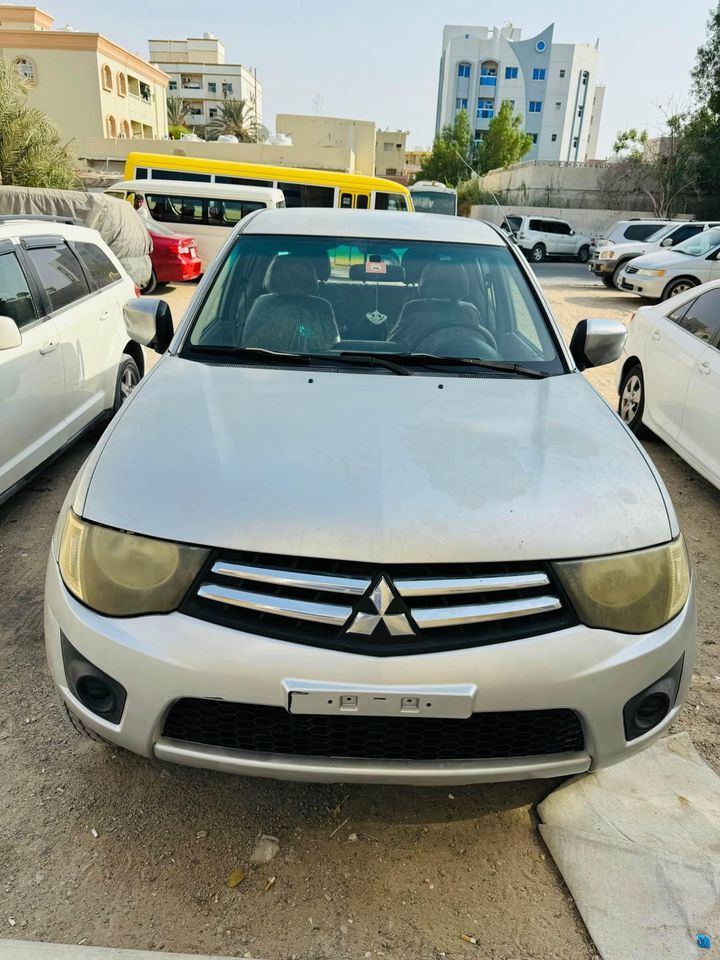 2013 Mitsubishi L200 in dubai