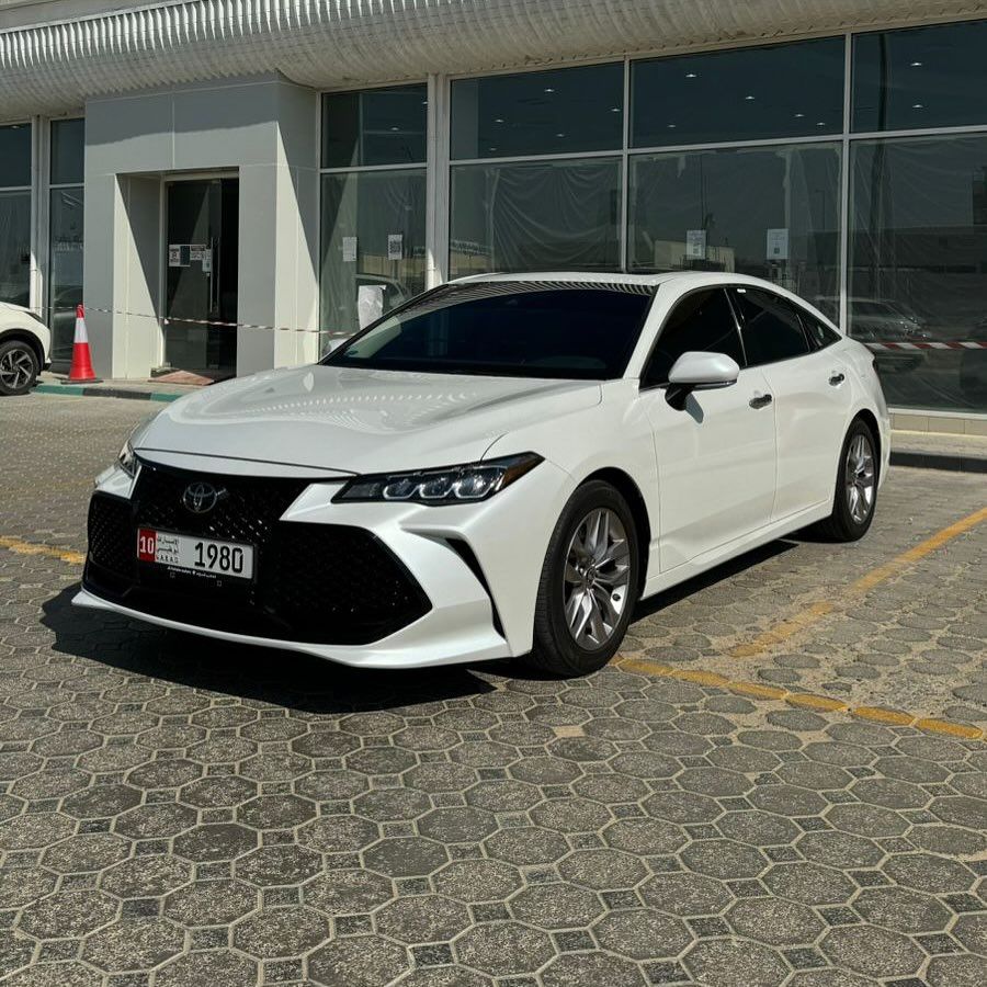 2021 Toyota Avalon in dubai