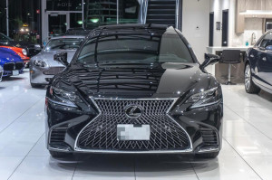 2018 Lexus IS 500 in dubai