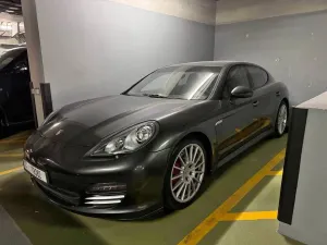 2012 Porsche Panamera in dubai