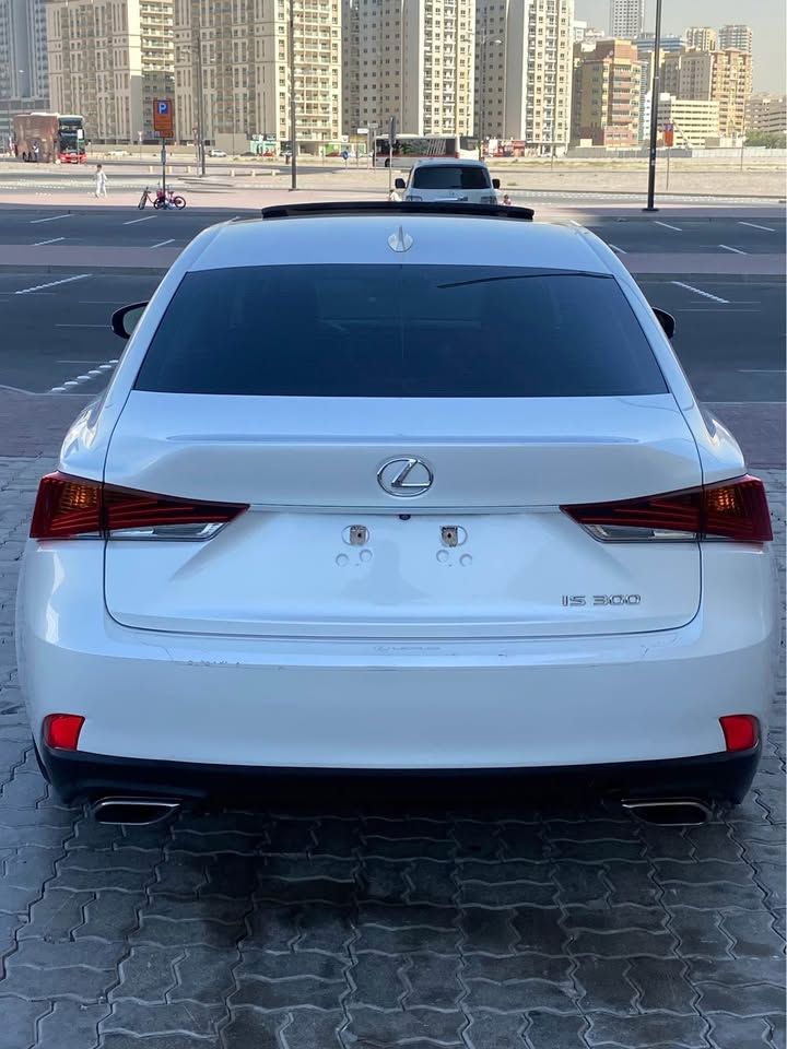 2019 Lexus IS