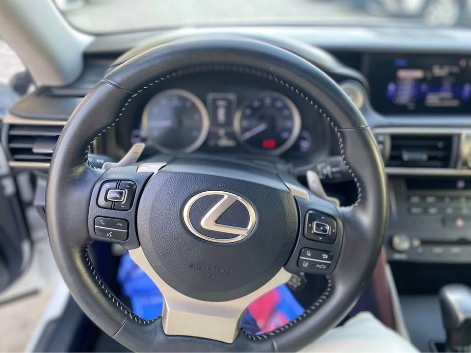 2019 Lexus IS