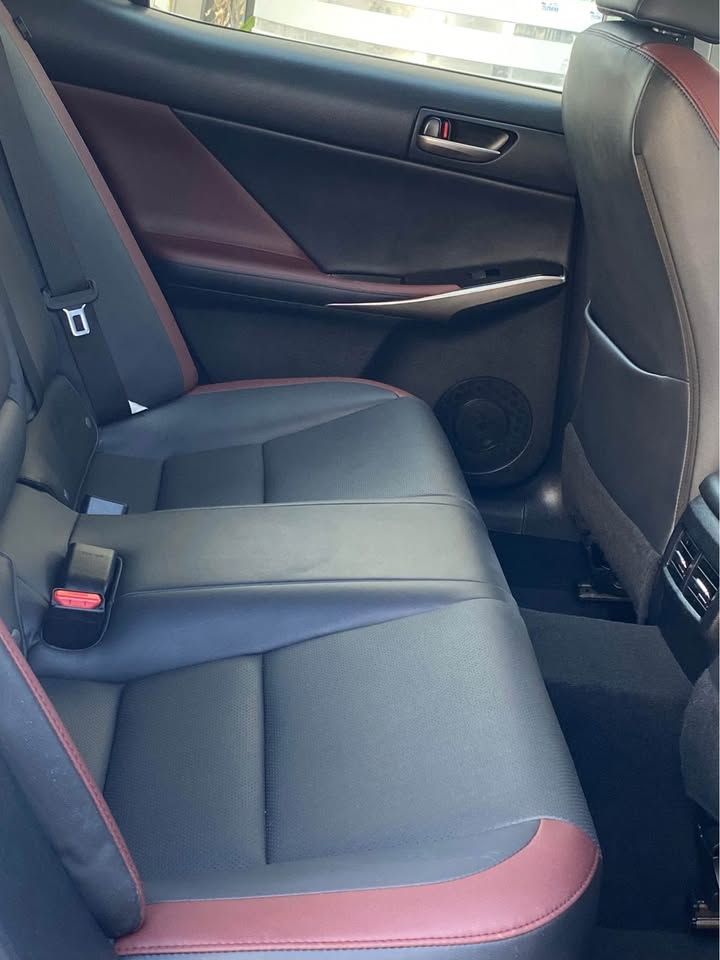 2019 Lexus IS