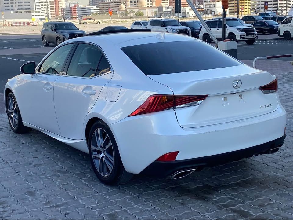 2019 Lexus IS