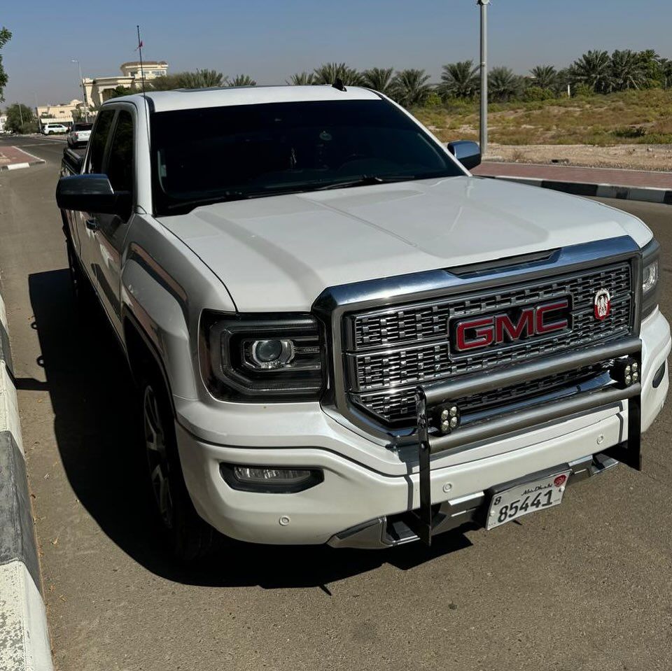 2016 GMC Sierra in dubai