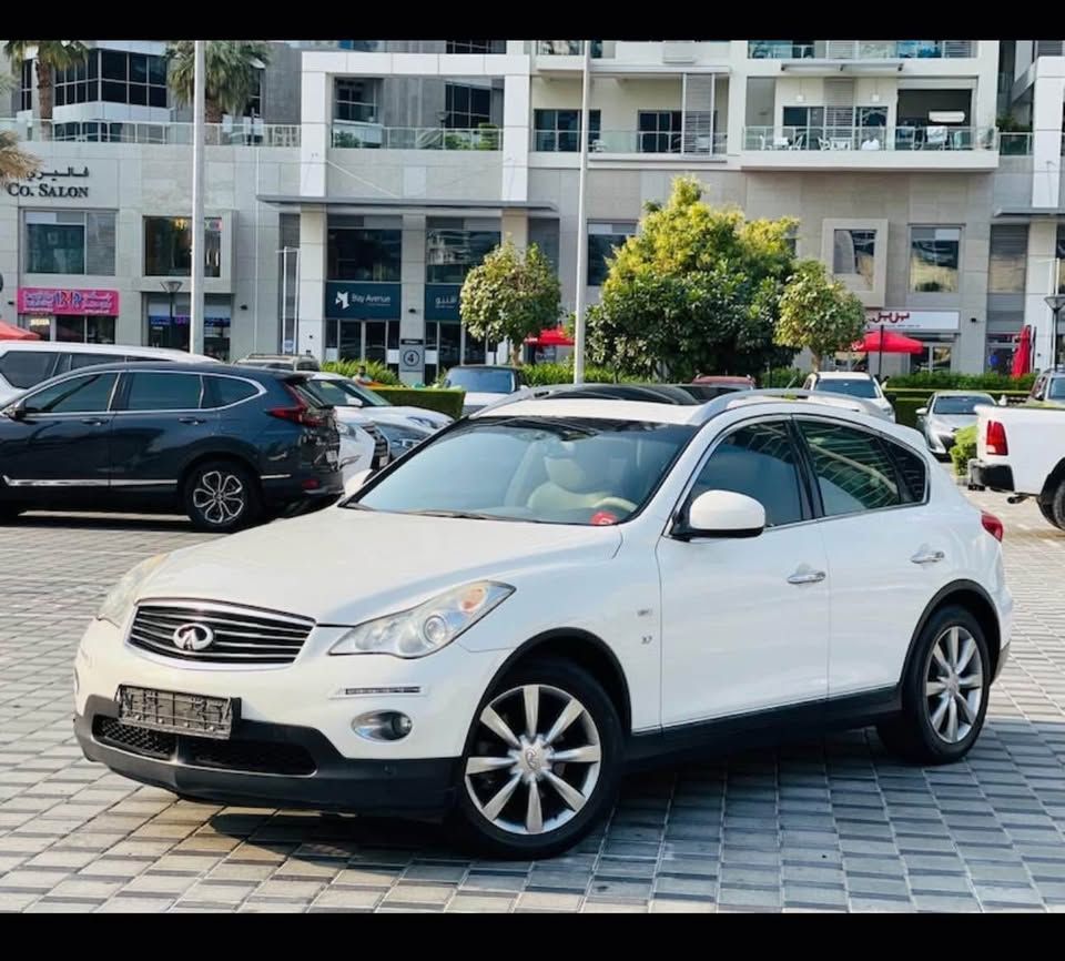 2015 Infiniti QX50 in dubai