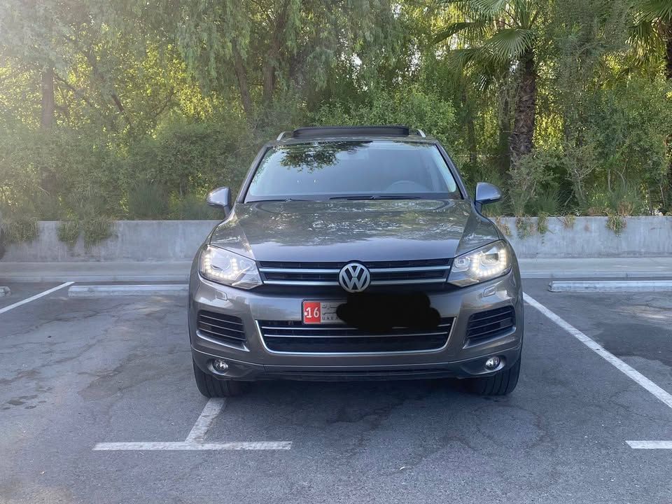 2015 Volkswagen Touareg in dubai