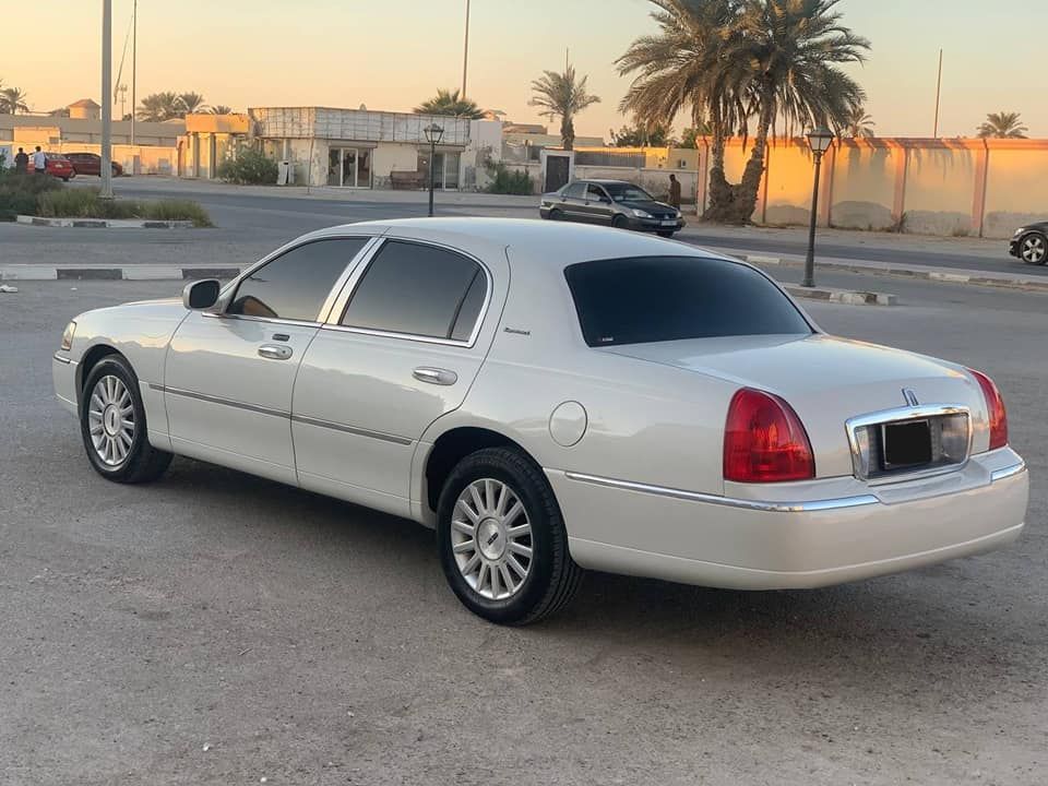 2003 Lincoln Town Car