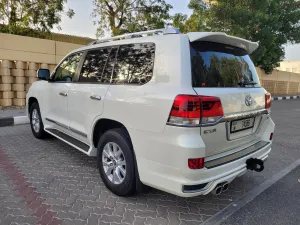 2017 Toyota Land Cruiser