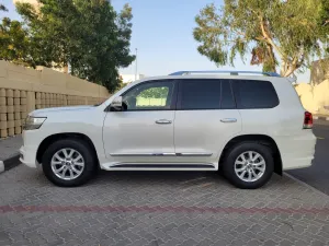 2017 Toyota Land Cruiser