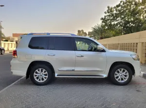 2017 Toyota Land Cruiser