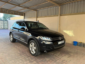 2014 Volkswagen Touareg in dubai