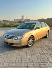 2005 Toyota Avalon in dubai