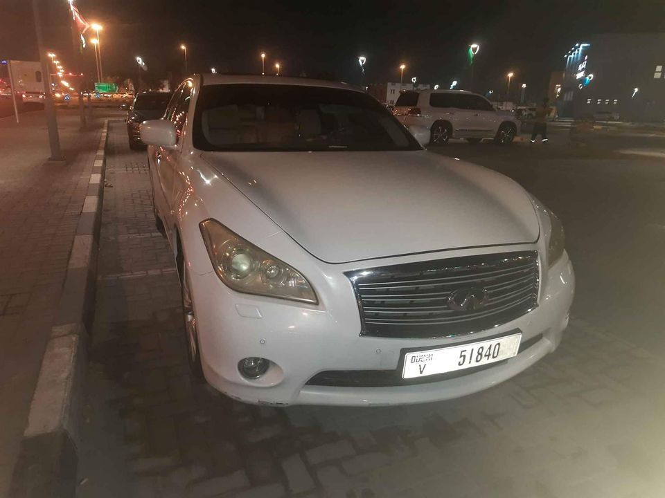 2011 Infiniti M37 in dubai